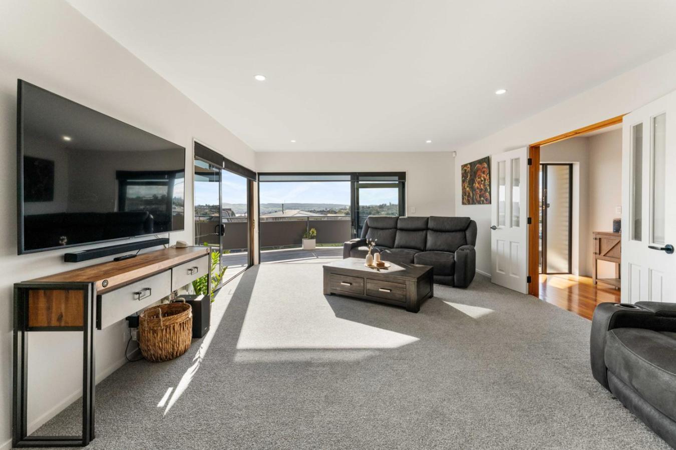 Lake Taupo Outlook - Table Tennis, Great Location Exterior photo